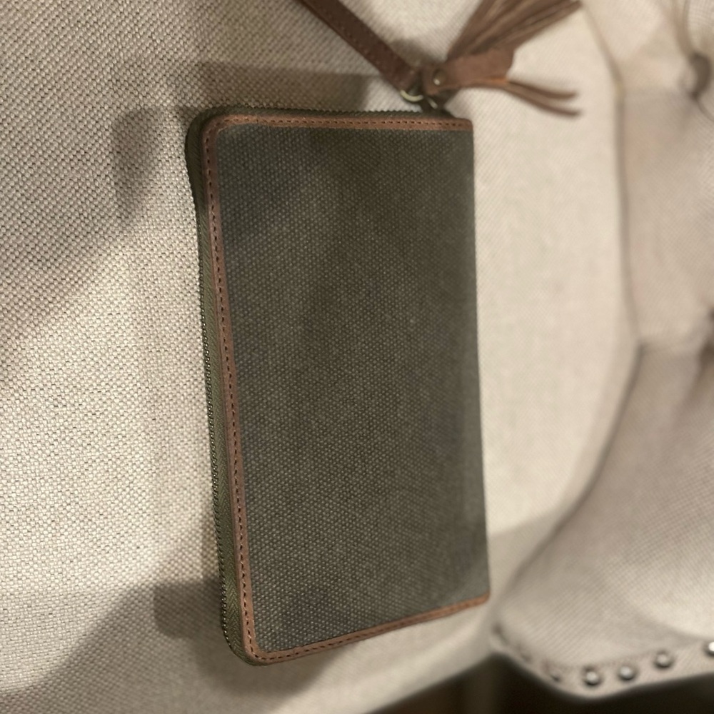 STS Ranch Wear Zip Around Clutch Wristlet Wallet. Cross posted. - Picture 4 of 11